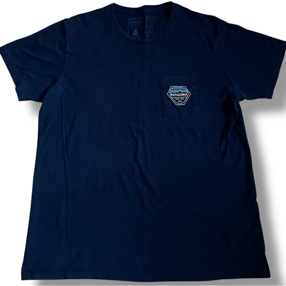 Patagonia Blue Cotton Pocket Blue‎ T-Shirt Mountain Graphic Size XL Short Sleeve
